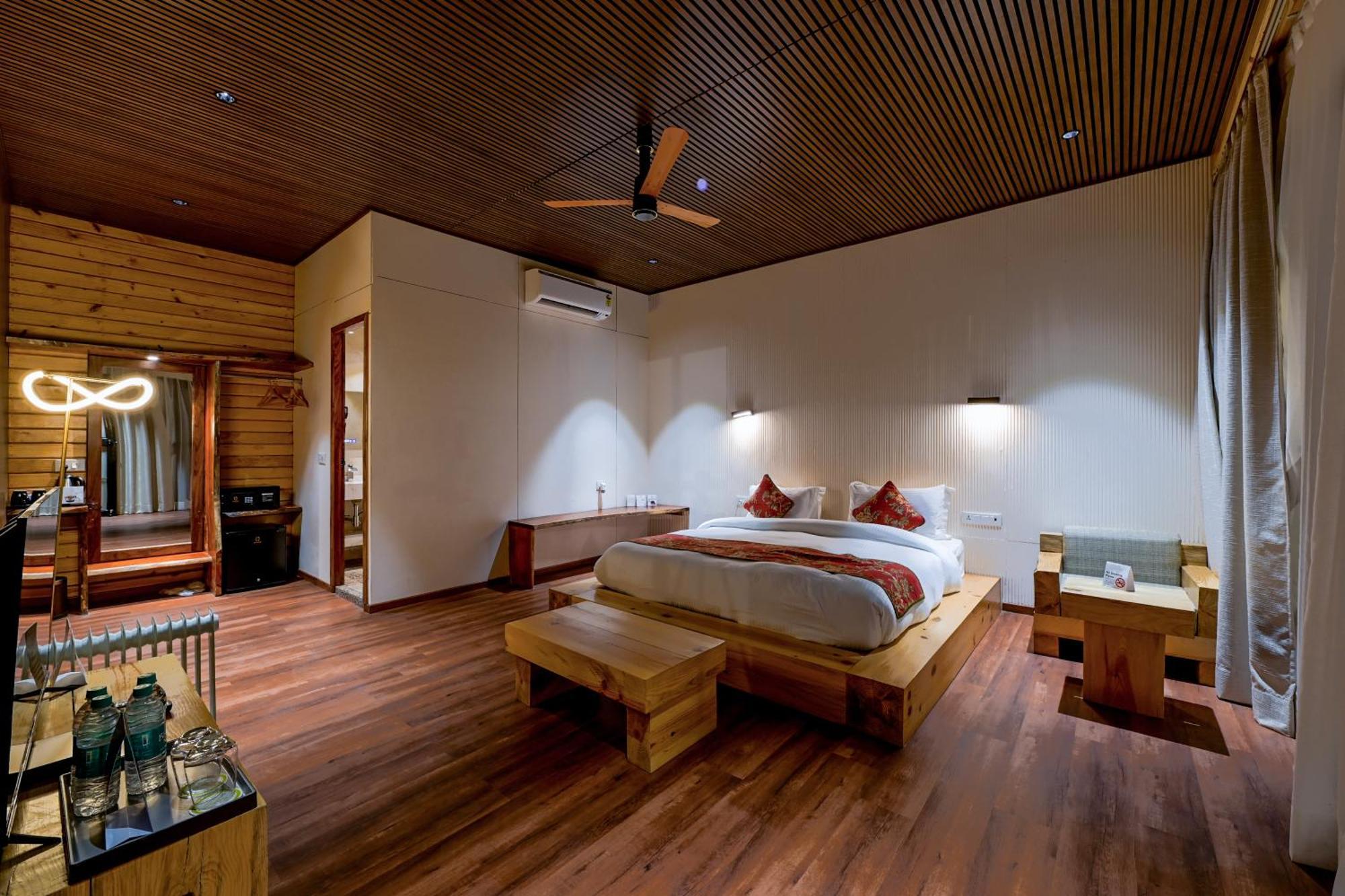 Welcomheritage Tarangi Ramganga Resort Marchula Exterior photo
